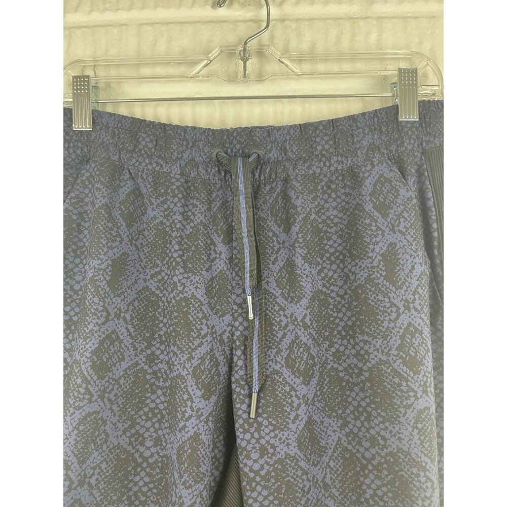 Athleta Pants Size 8 Brooklyn Joggers Dress Blue Python Print Travel Pockets #3 - Picture 6 of 12